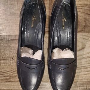 Elegant Black Leather Loafers